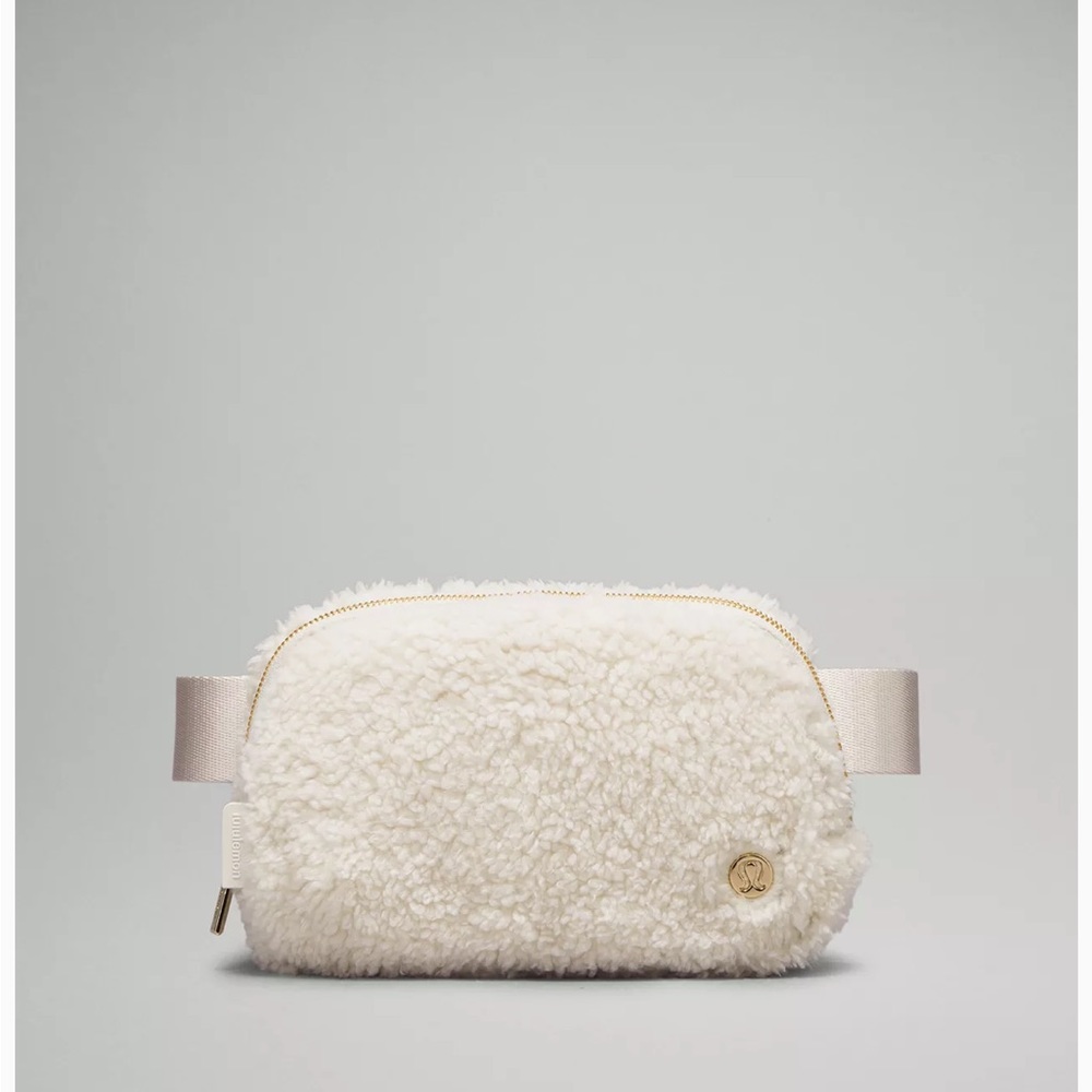 Lululemon Sherpa everywhere belt bag 1L